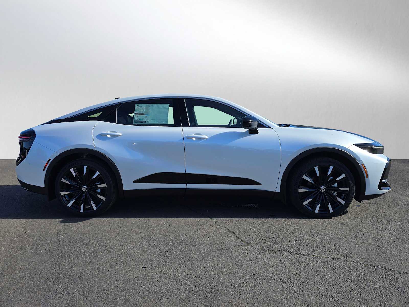 New 2026 Toyota Crown Platinum image 2