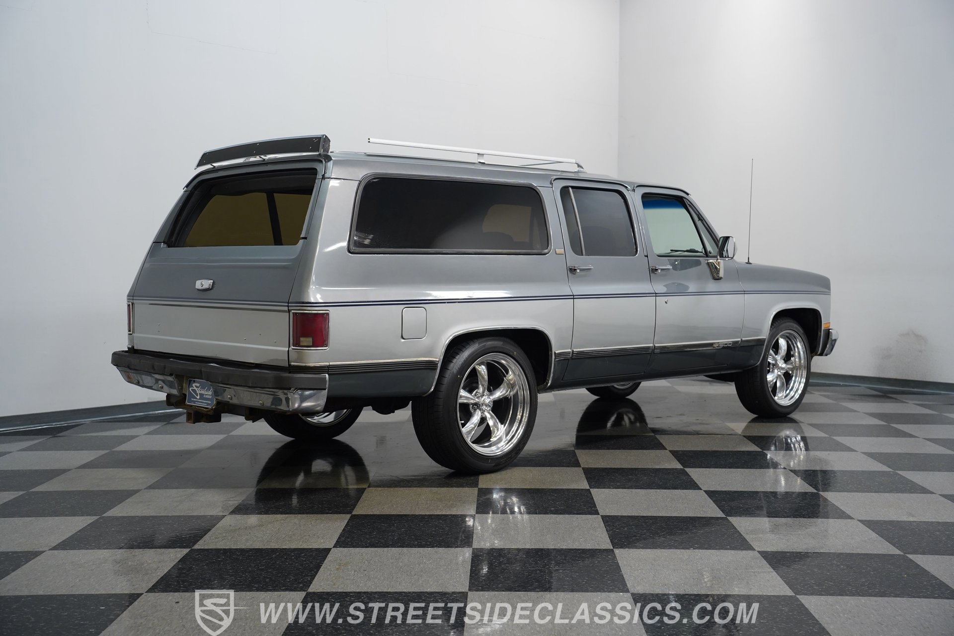 Used 1990 Chevrolet Suburban 2WD image 13