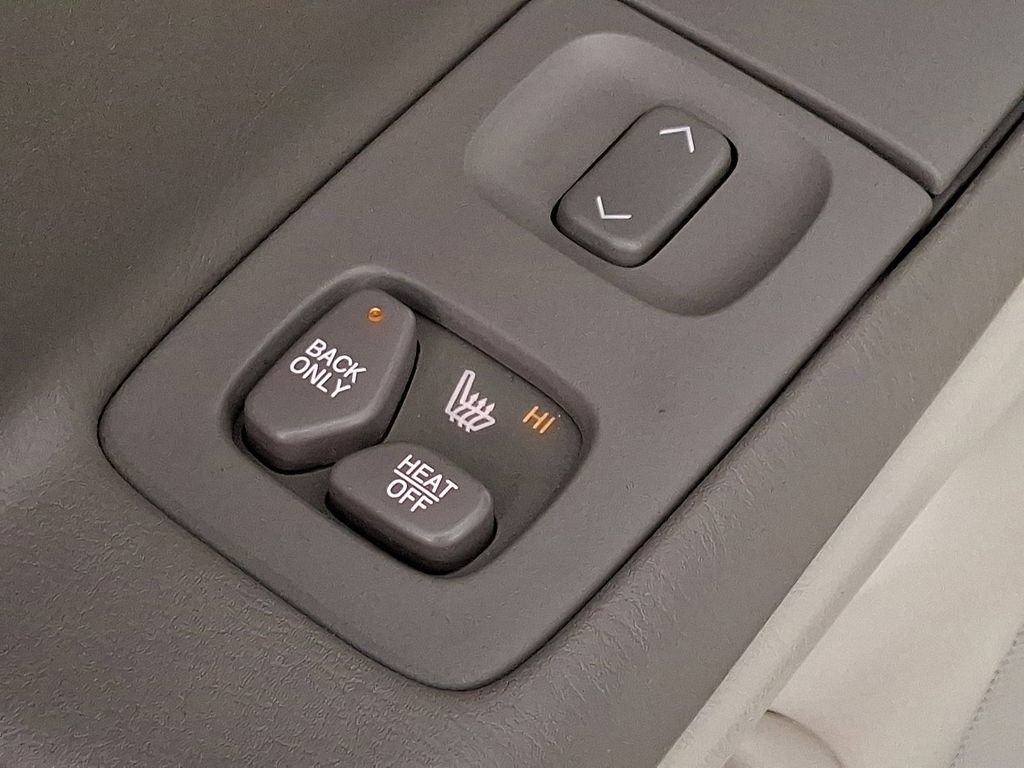 Used 2002 Cadillac De Ville w/ Comfort/Convenience Pkg image 13