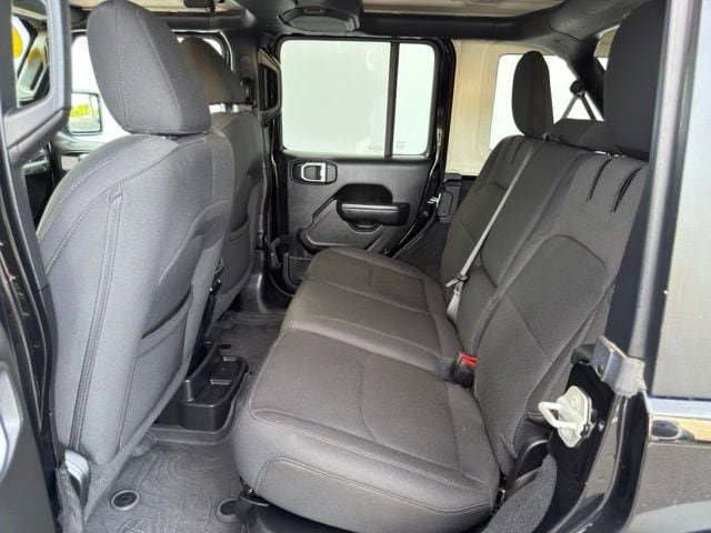Used 2023 Jeep Wrangler Unlimited AWD/4WD image 20
