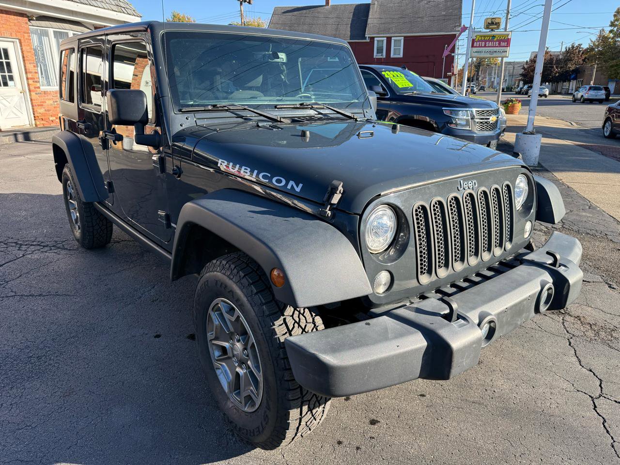 Used 2018 Jeep Wrangler Unlimited Rubicon w/ Connectivity Group AWD/4WD image 3