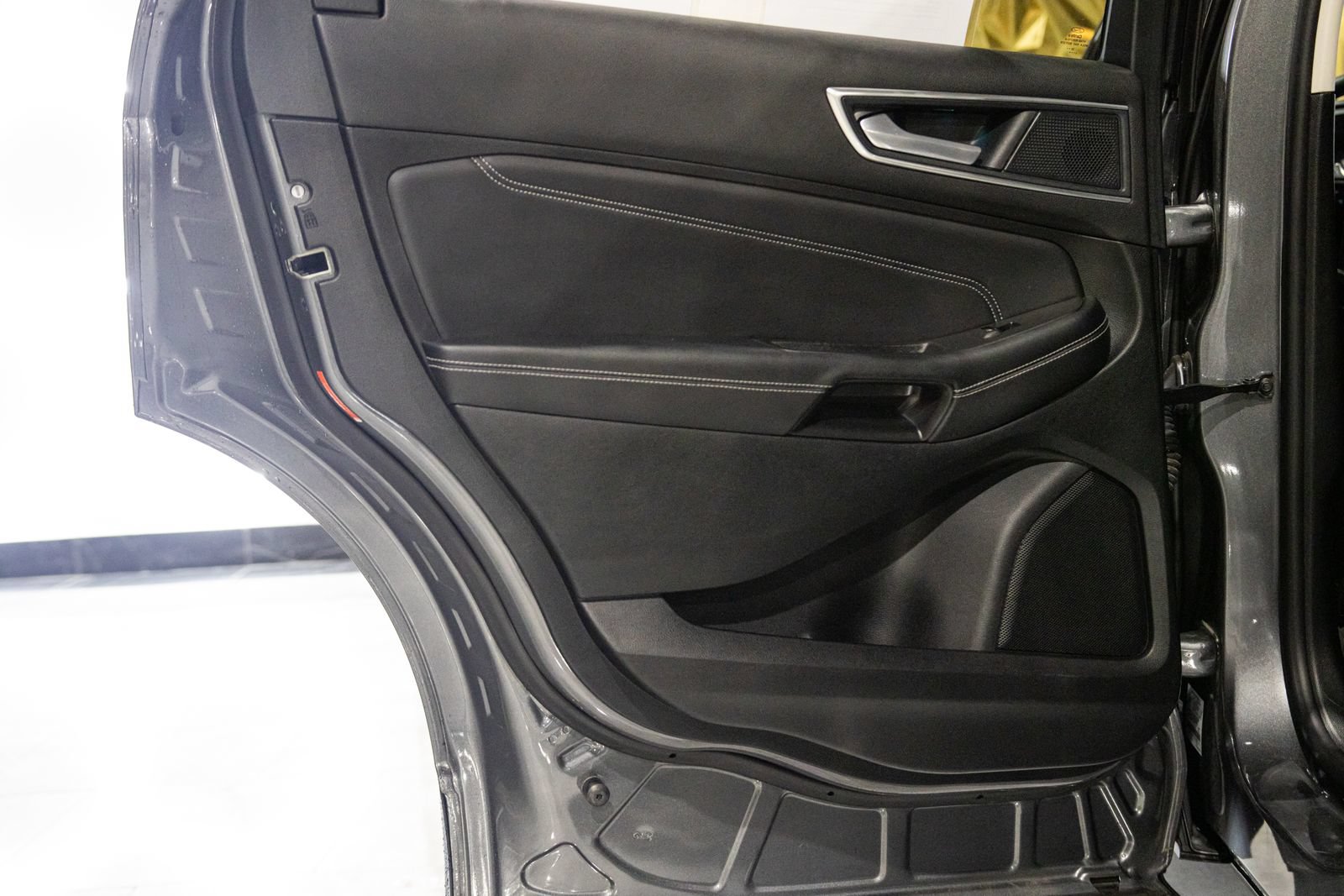Used 2024 Ford Edge Titanium AWD/4WD image 23