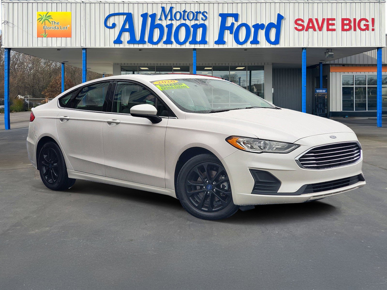 Used 2020 Ford Fusion SE FWD image 1