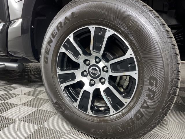 Used 2024 Nissan Titan SV w/ SV Convenience Package image 13