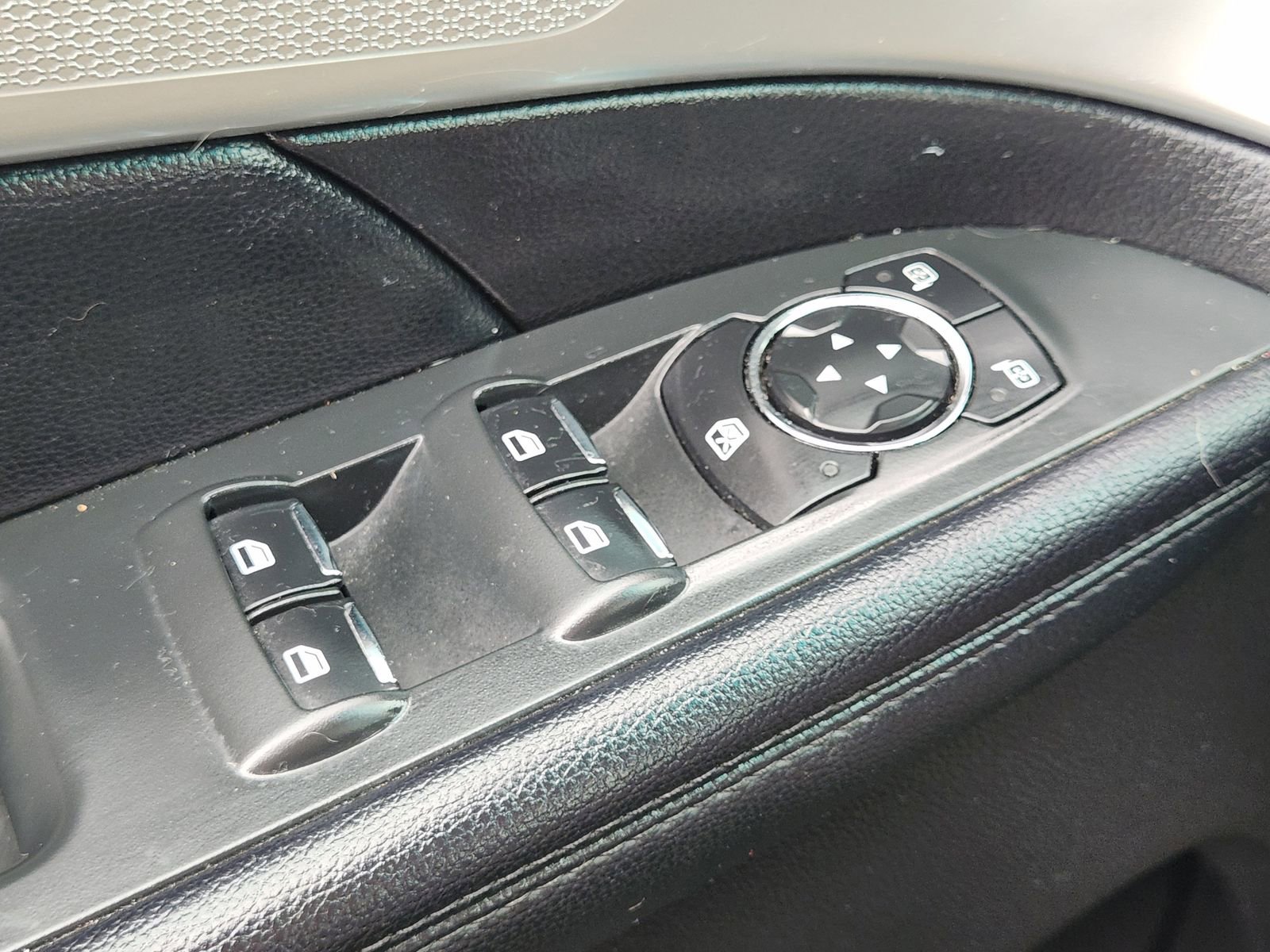 Used 2016 Ford Explorer XLT w/ Equipment Group 202A FWD image 25