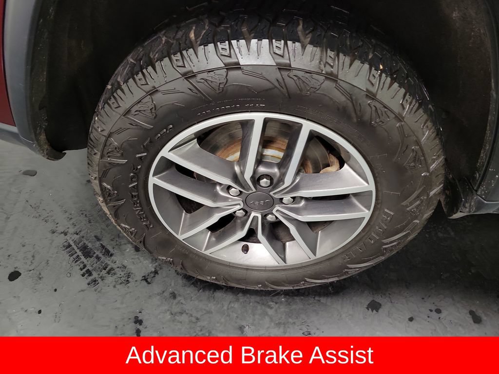 Used 2020 Jeep Grand Cherokee Limited AWD/4WD image 12