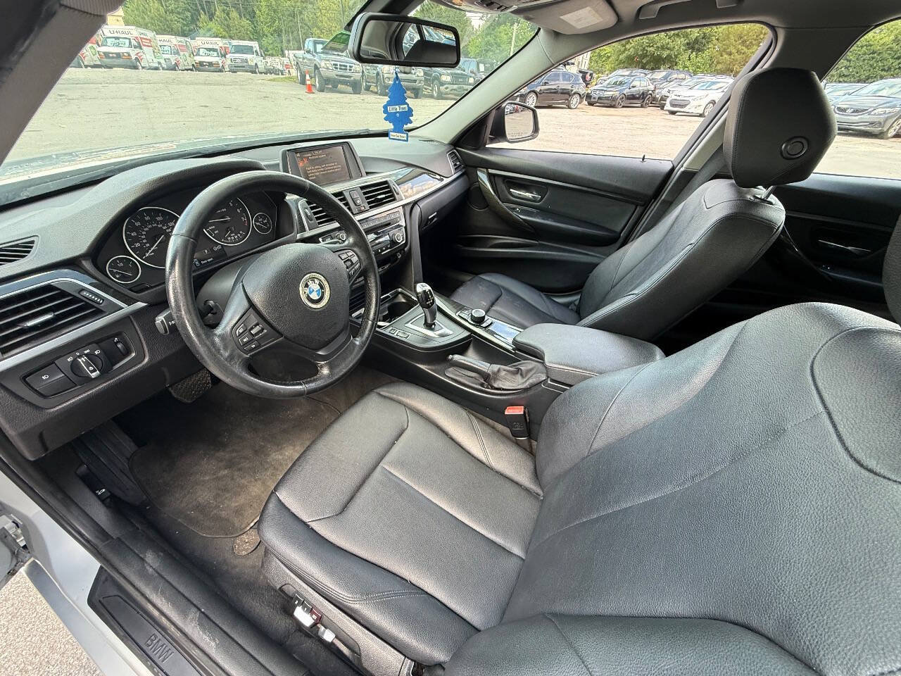 Used 2016 BMW 320i Sedan RWD image 12