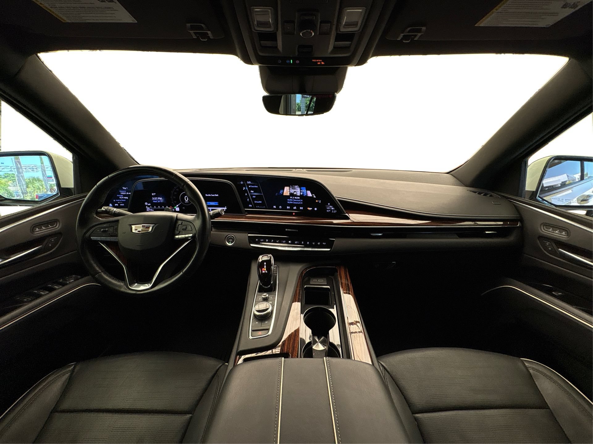 Certified 2022 Cadillac Escalade Premium Luxury w/ Performance Package AWD/4WD image 23
