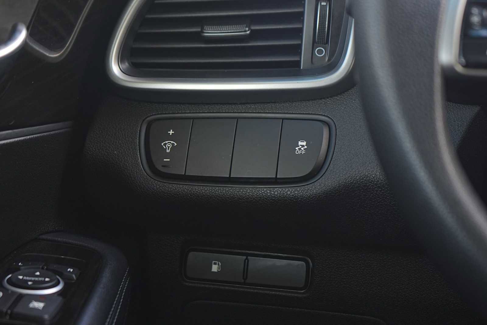 Used 2019 Kia Sorento L image 24