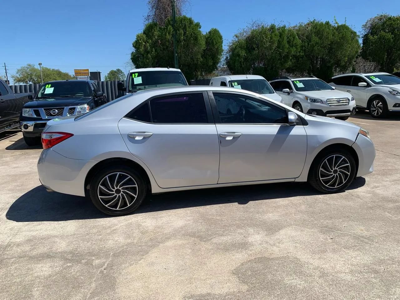 Used 2015 Toyota Corolla LE FWD image 8