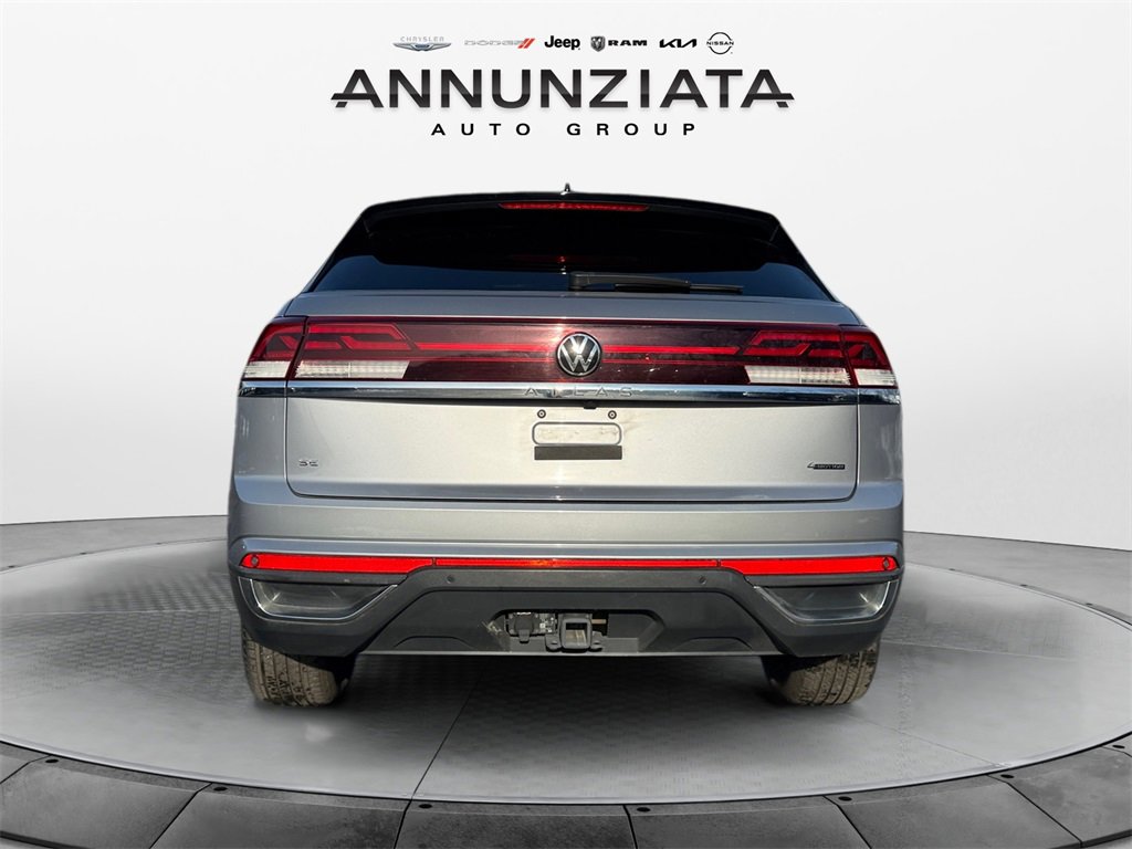 Used 2024 Volkswagen Atlas Cross Sport SE image 4