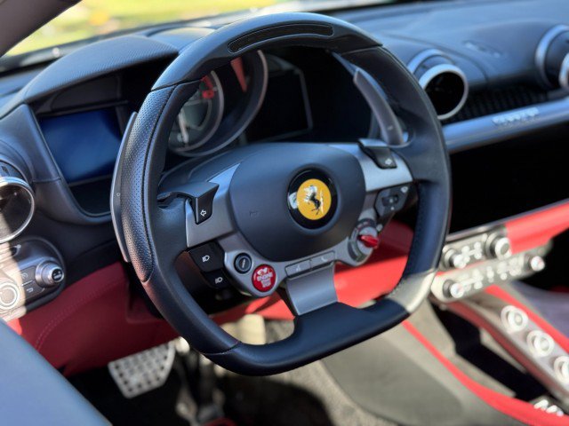 Used 2019 Ferrari Portofino RWD image 18