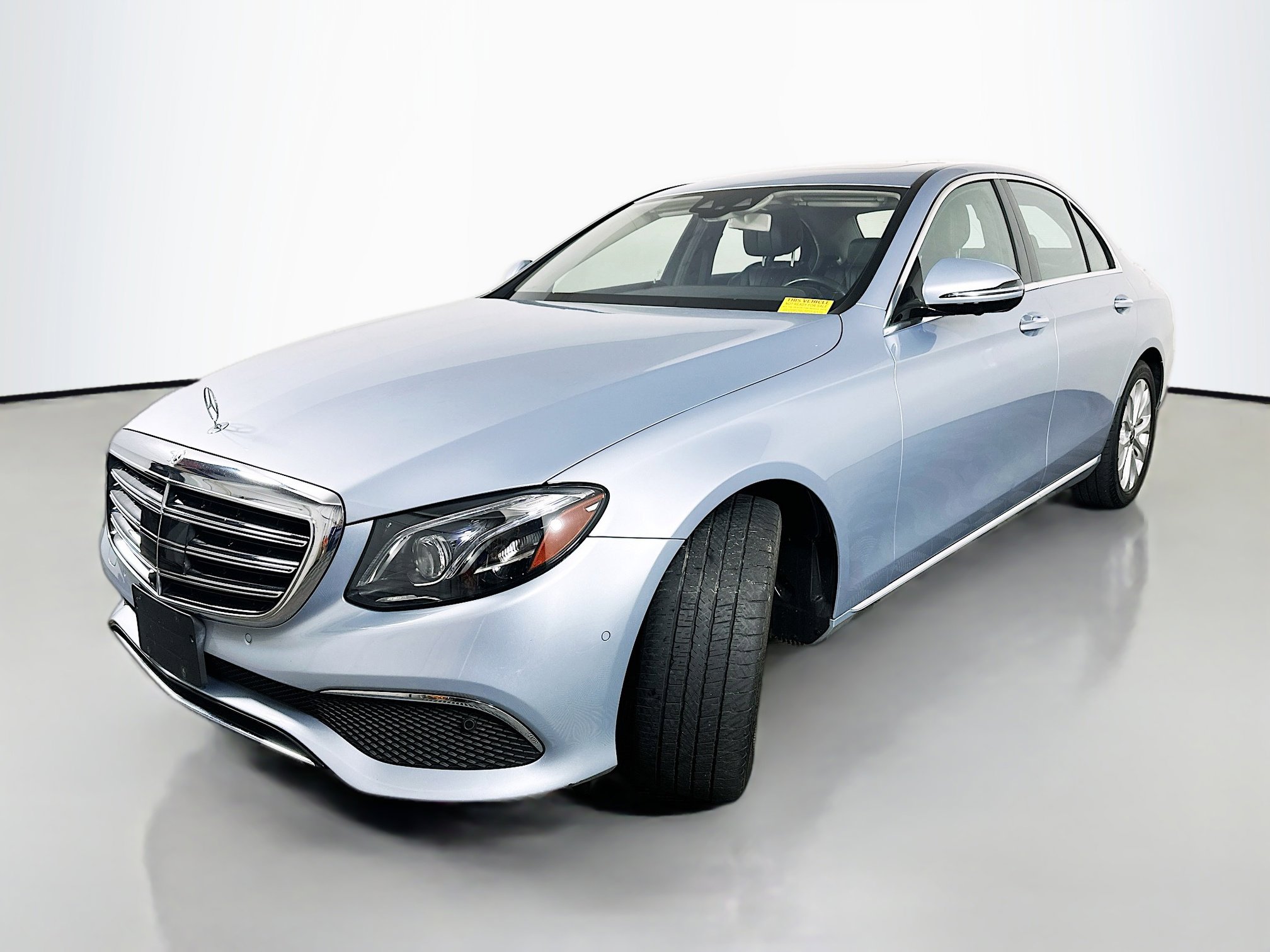 Used 2018 Mercedes-Benz E 300 4MATIC image 3