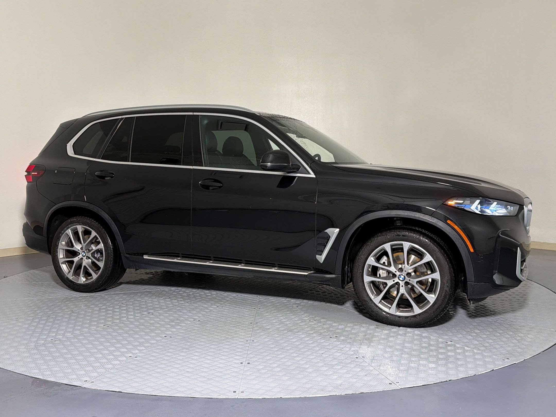 Used 2024 BMW X5 sDrive40i w/ Premium Package RWD image 15