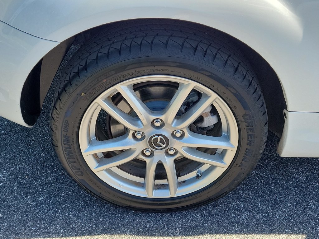 Used 2014 MAZDA MX-5 Miata Sport RWD image 6