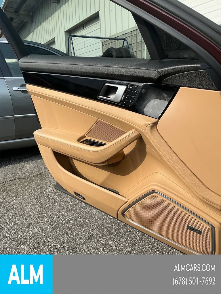 Used 2018 Porsche Panamera image 7