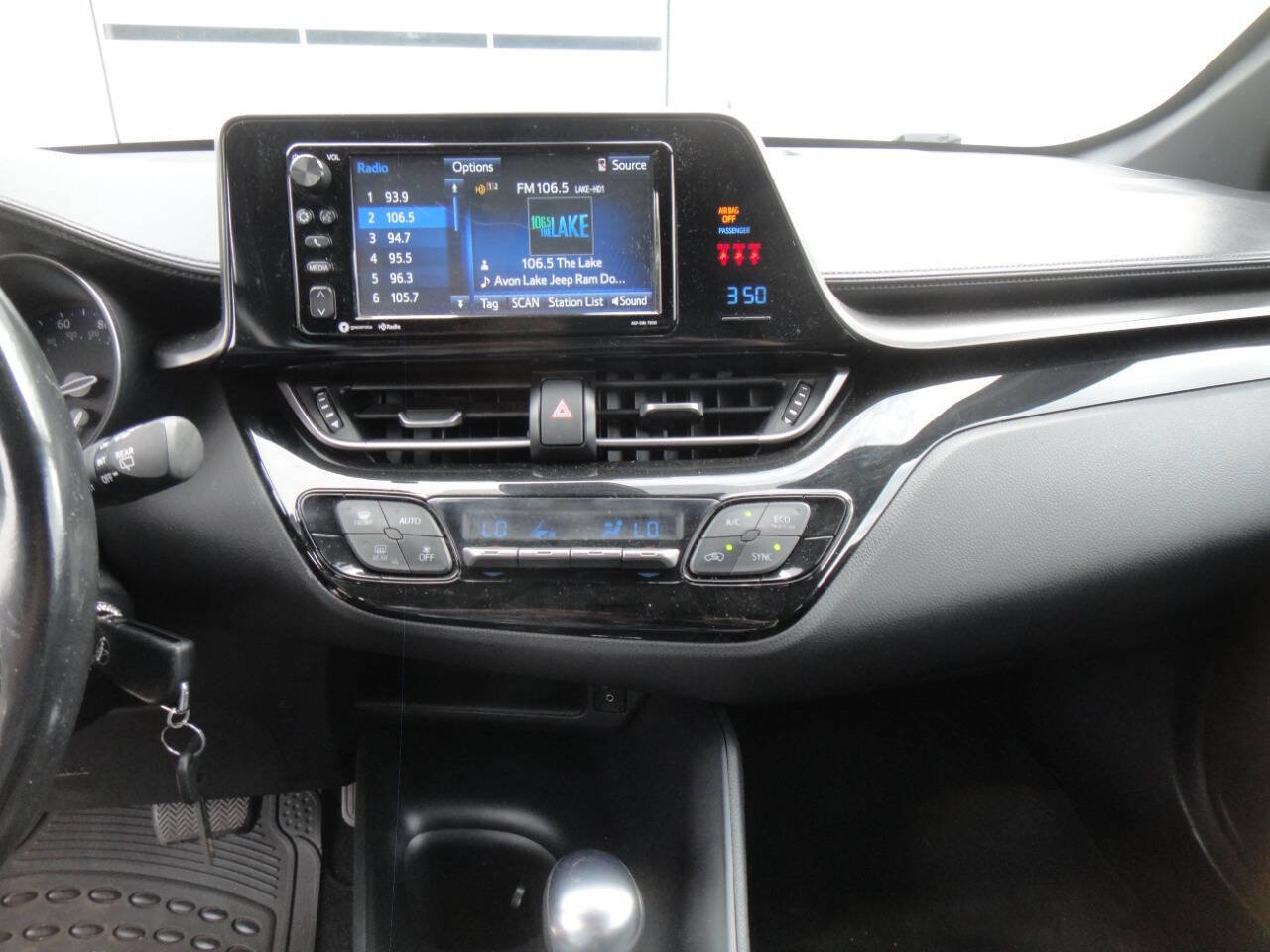 Used 2018 Toyota C-HR XLE image 12