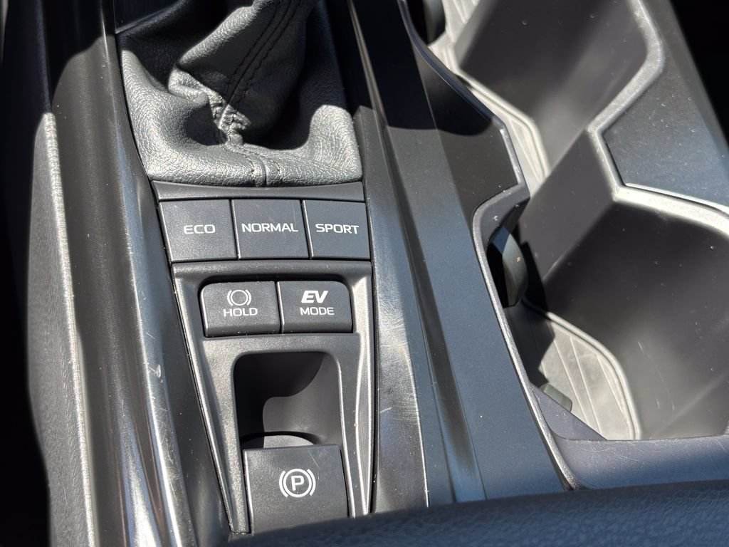 Used 2025 Toyota Camry SE FWD image 33