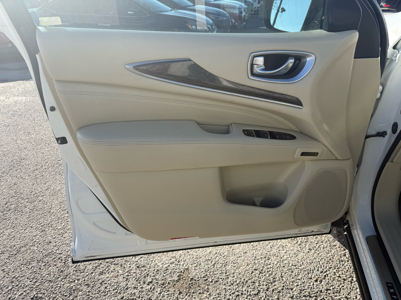 Used 2013 INFINITI JX35 AWD w/ Premium Pkg image 12