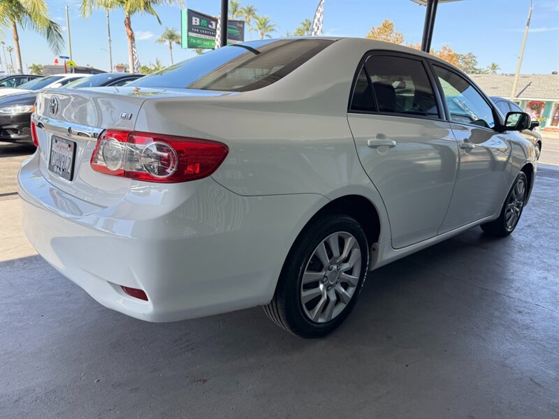 Used 2013 Toyota Corolla LE FWD image 10