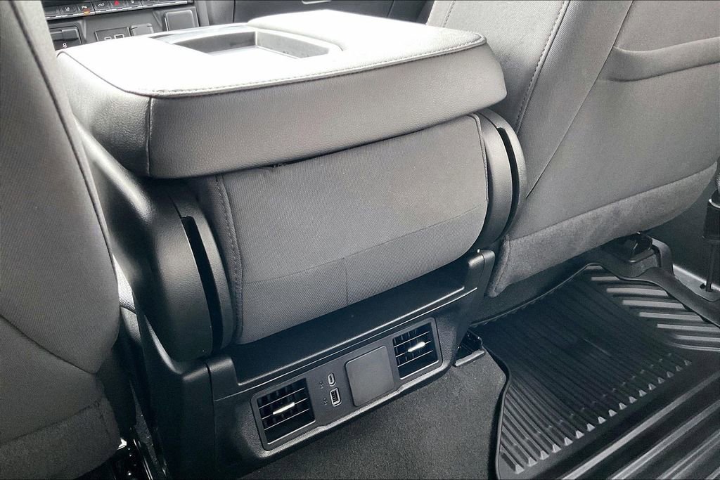 Used 2025 Chevrolet Silverado 2500 Custom w/ Custom Value Package image 32