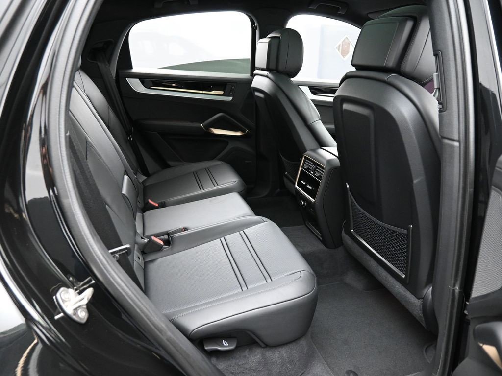 New 2026 Porsche Cayenne S image 29