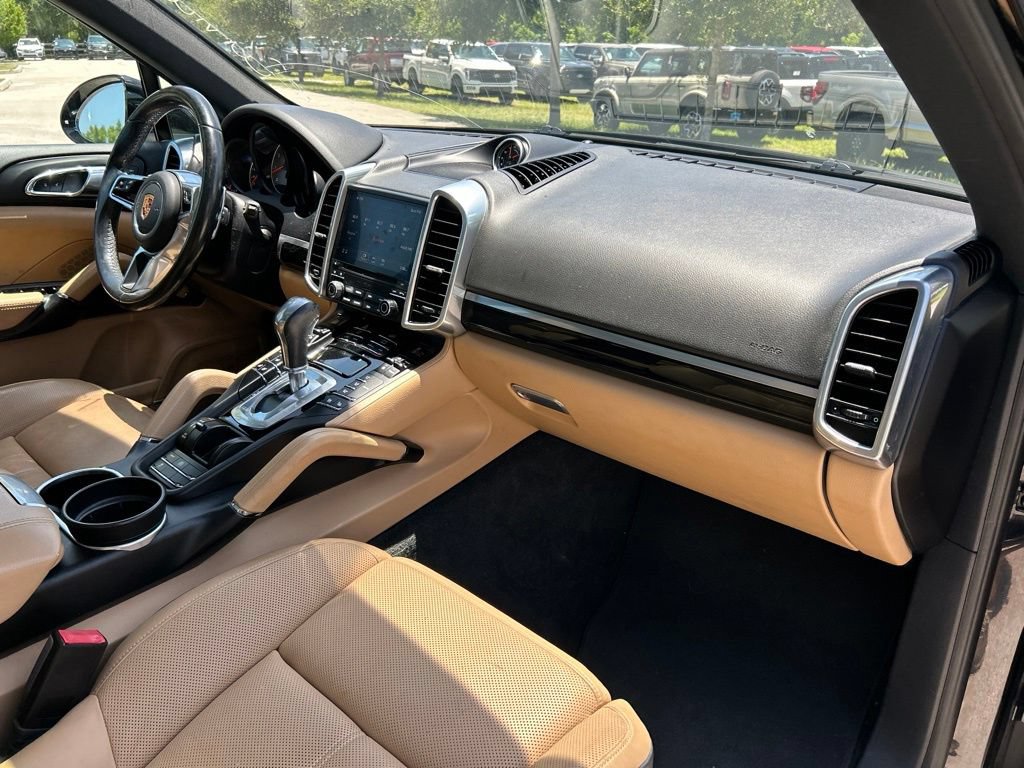 Used 2017 Porsche Cayenne S AWD/4WD image 43