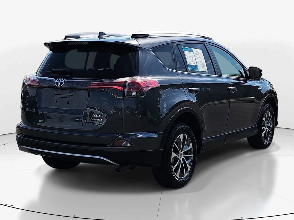 Used 2018 Toyota RAV4 XLE AWD/4WD image 6