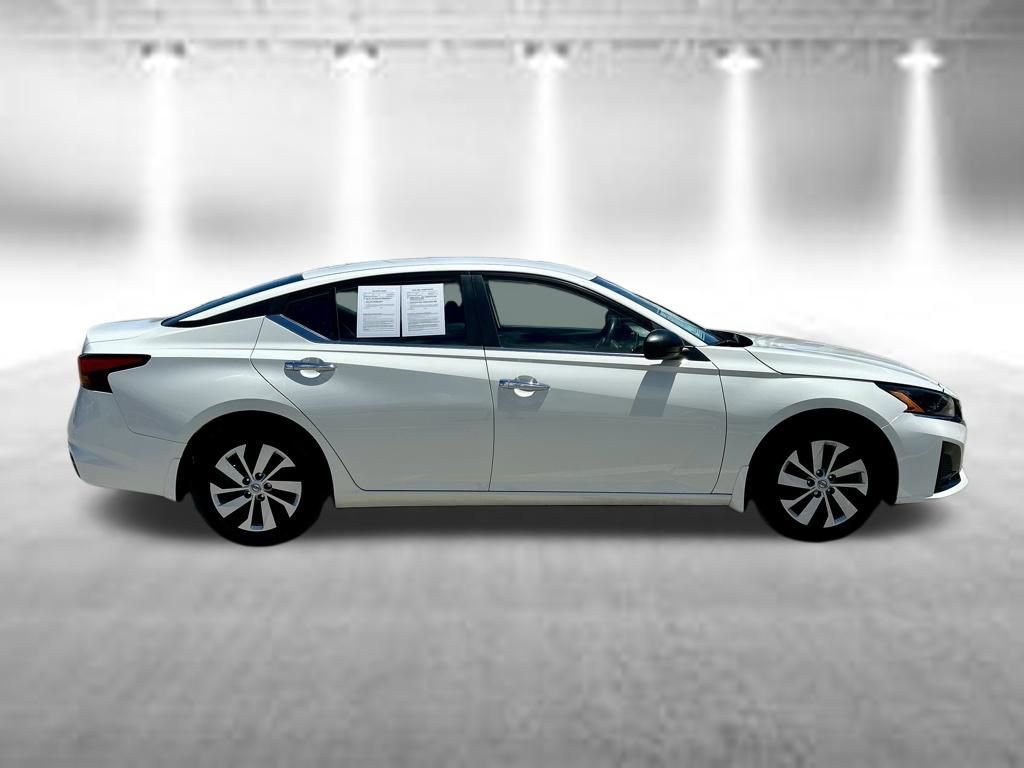 Certified 2025 Nissan Altima 2.5 S FWD image 5