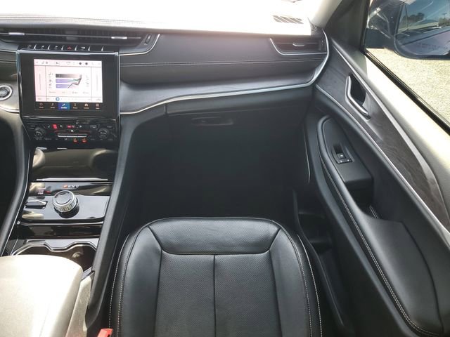 Certified 2022 Jeep Grand Cherokee Limited w/ Luxury Tech Group II image 22