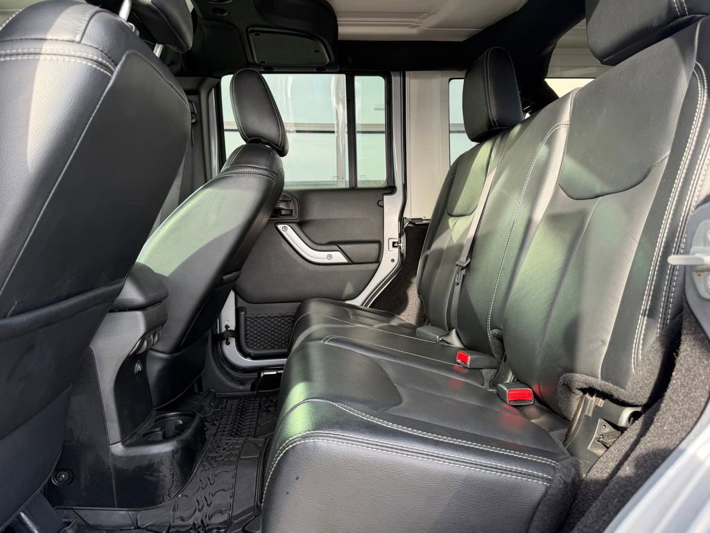 Used 2017 Jeep Wrangler Unlimited Sahara w/ Max Tow Package image 19