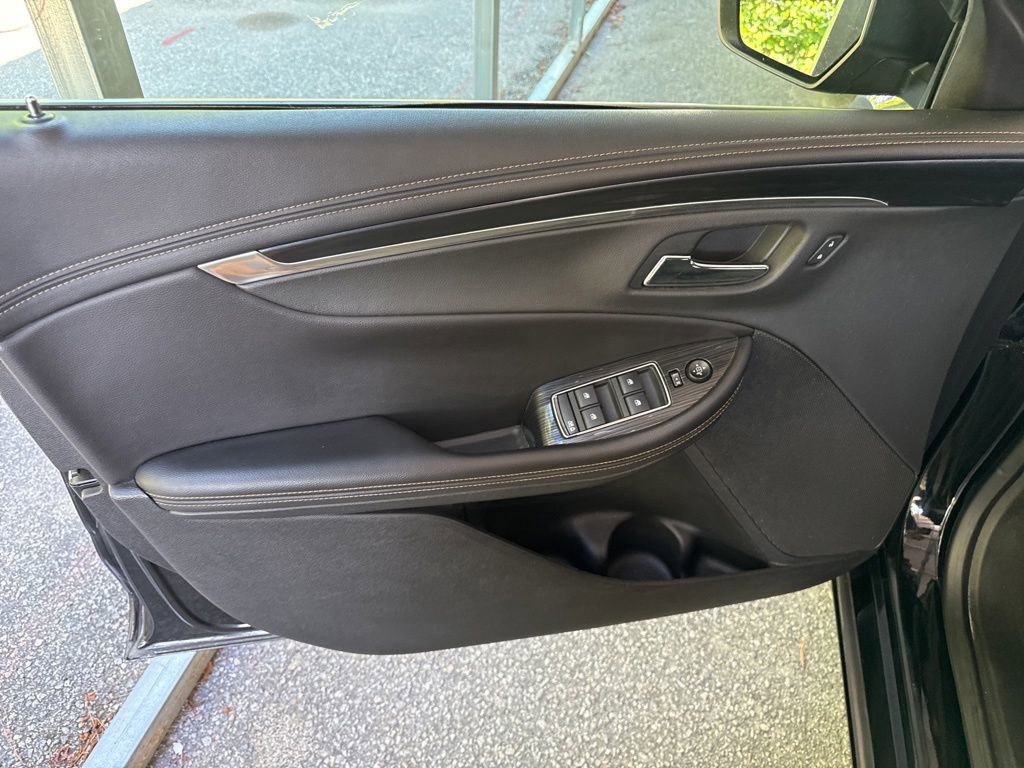 Used 2019 Chevrolet Impala LT FWD image 8