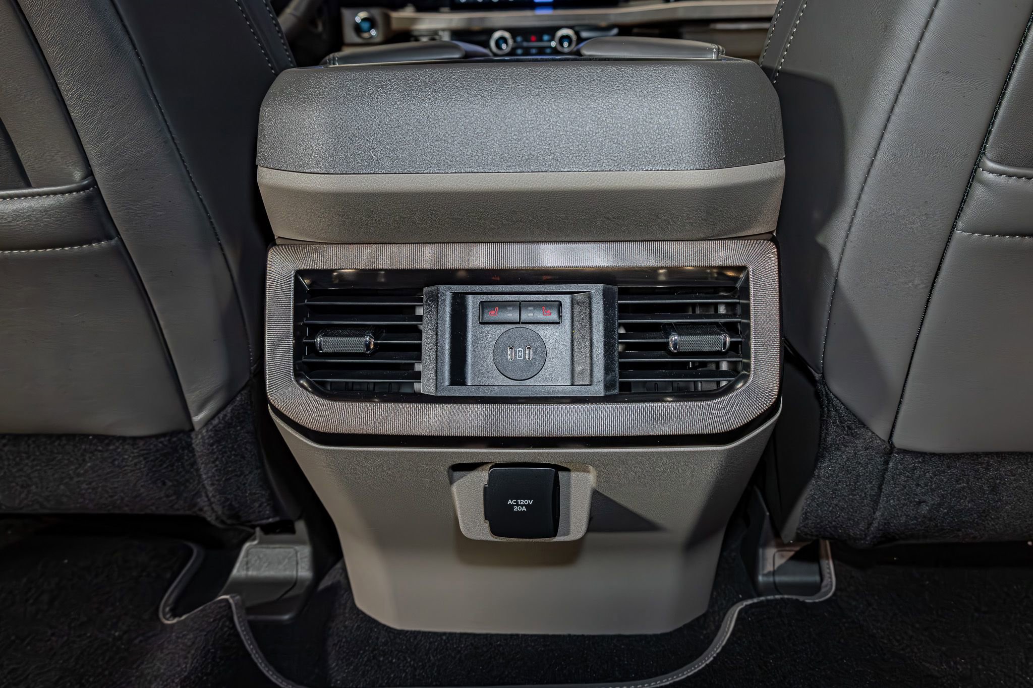 Used 2026 Ford F450 Platinum AWD/4WD image 28