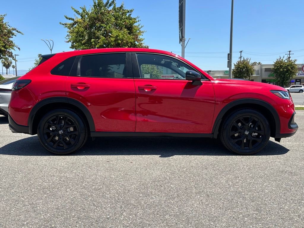Used 2024 Honda HR-V Sport image 3