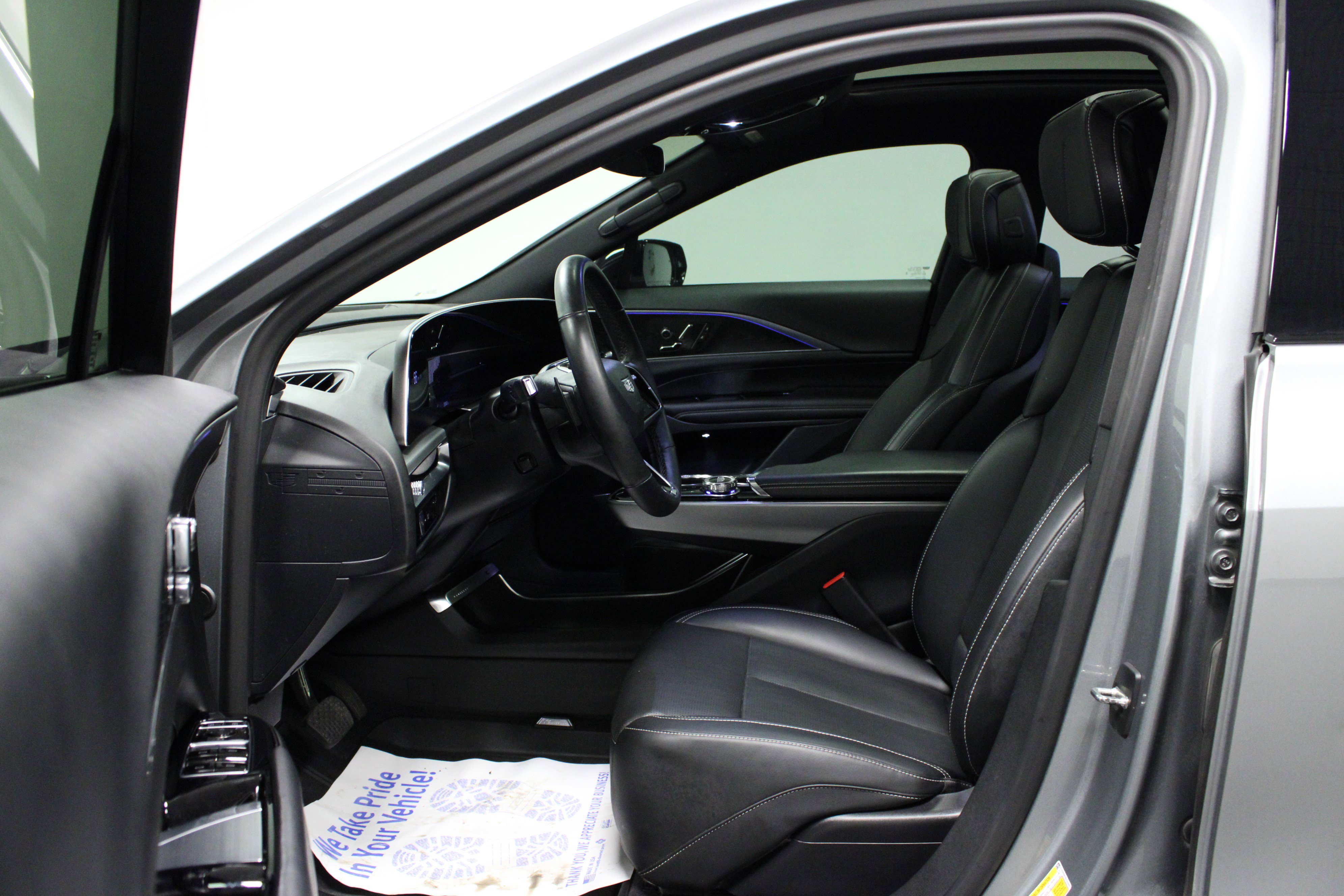 Used 2024 Cadillac Lyriq Luxury image 12