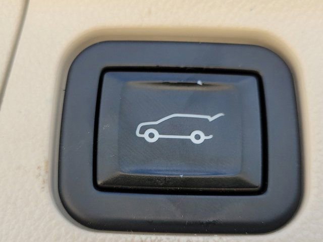 Used 2021 GMC Acadia Denali w/ Denali Technology Package image 14