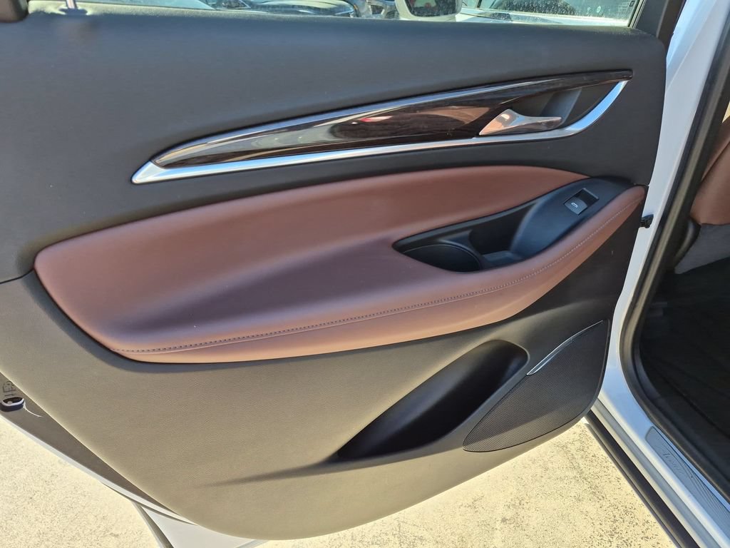 Used 2019 Buick Enclave Avenir FWD image 27