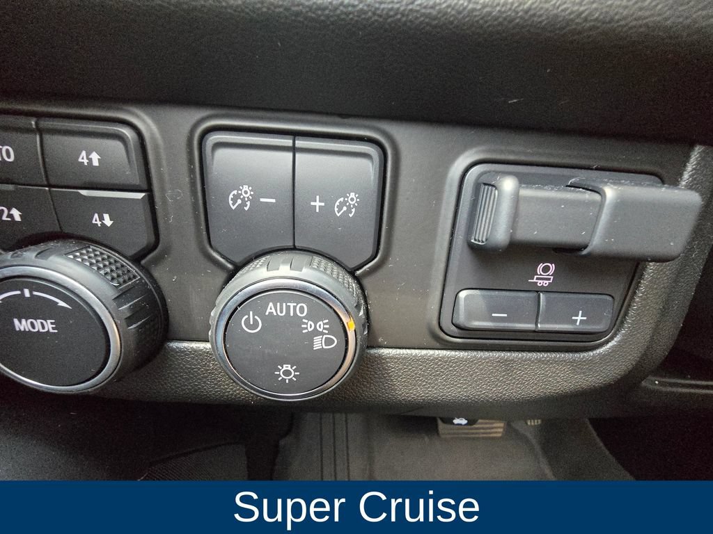 Used 2023 Chevrolet Tahoe Premier w/ Advanced Technology Package AWD/4WD image 25