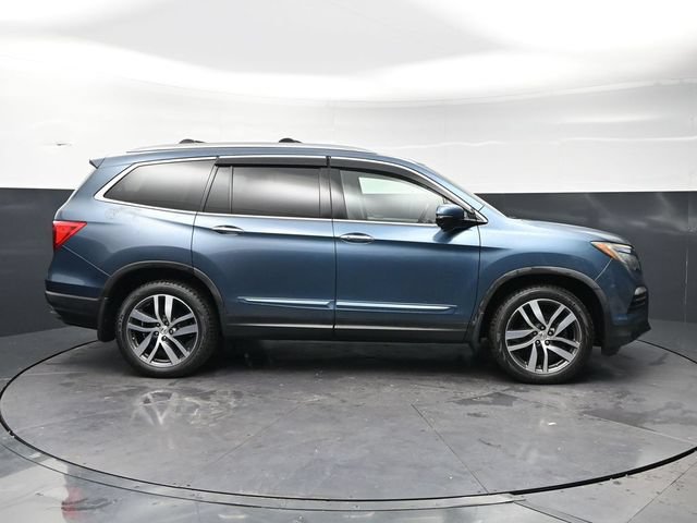 Used 2017 Honda Pilot Touring image 4