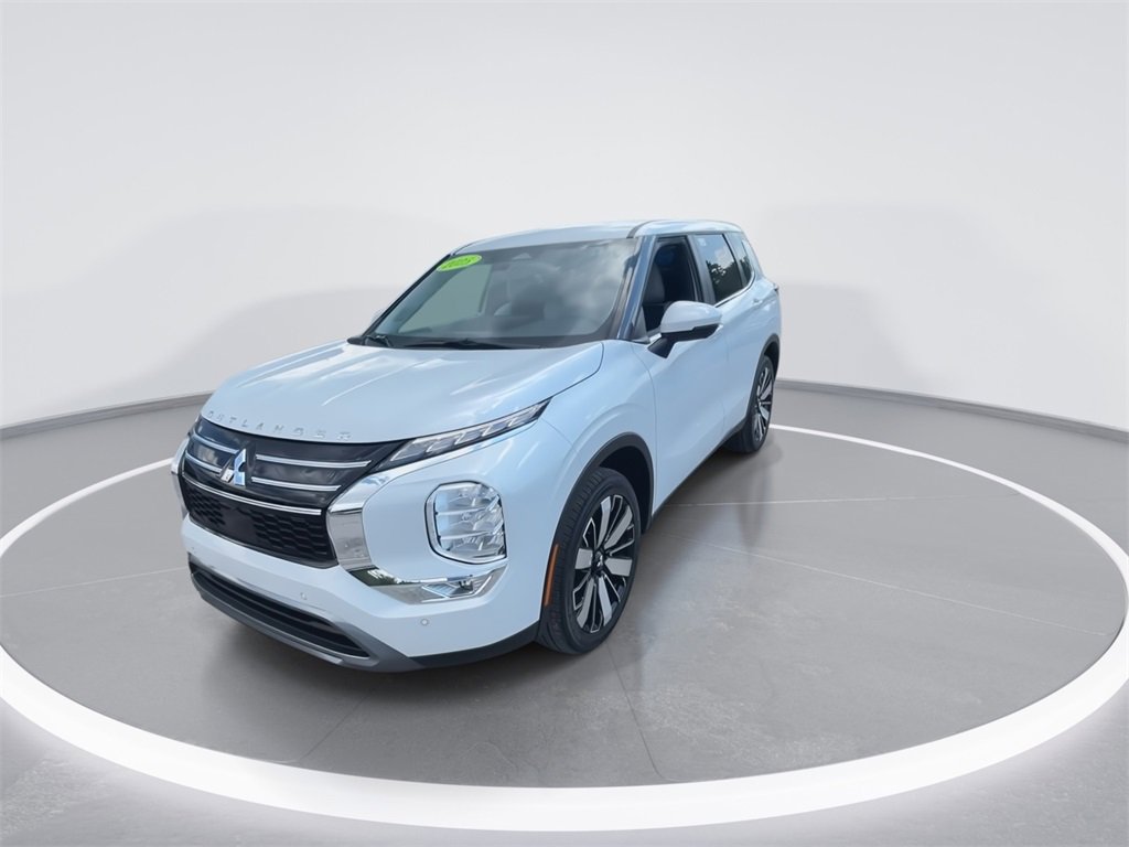 New 2025 Mitsubishi Outlander SE image 4