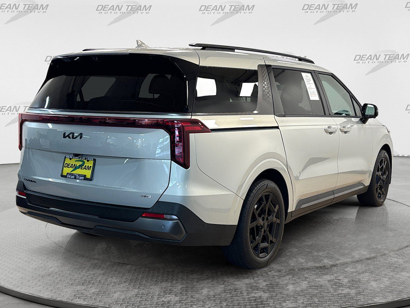 Used 2025 Kia Carnival SX Prestige FWD image 4