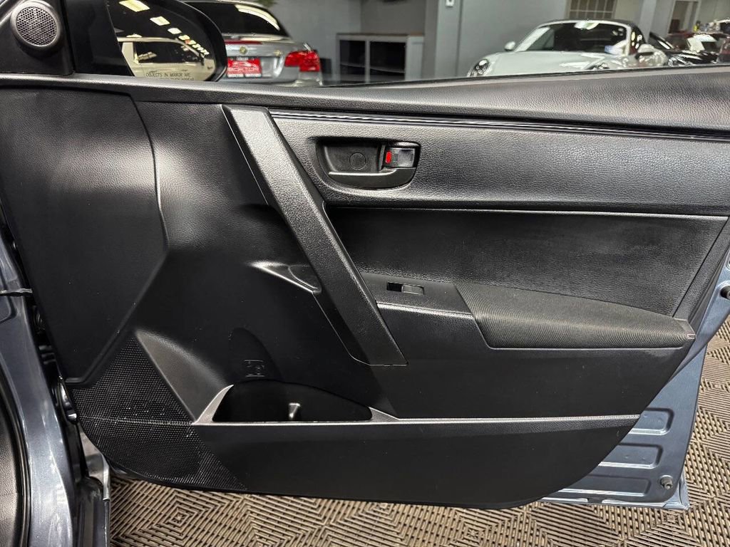 Used 2017 Toyota Corolla L FWD image 57