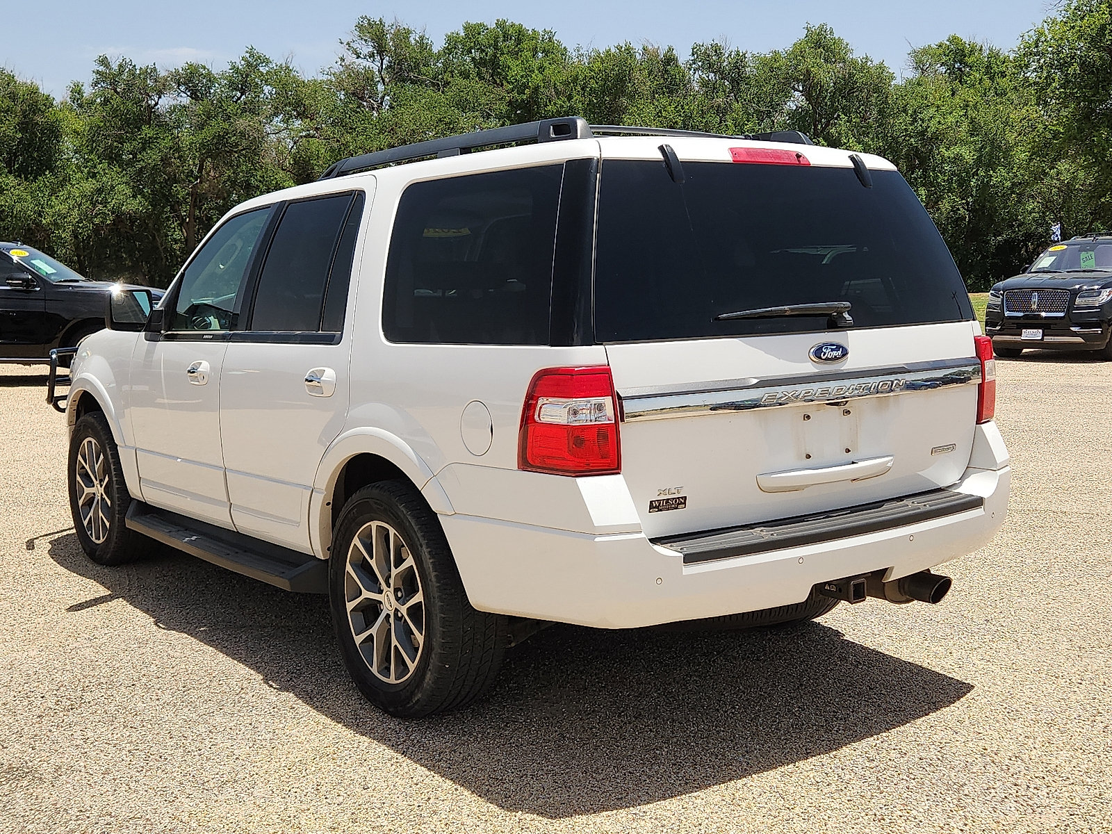 Used 2016 Ford Expedition XLT w/ Equipment Group 201A RWD image 3