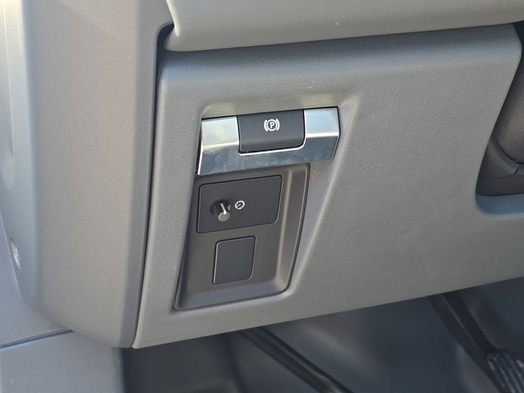 New 2026 Land Rover Defender 110 S AWD/4WD image 12