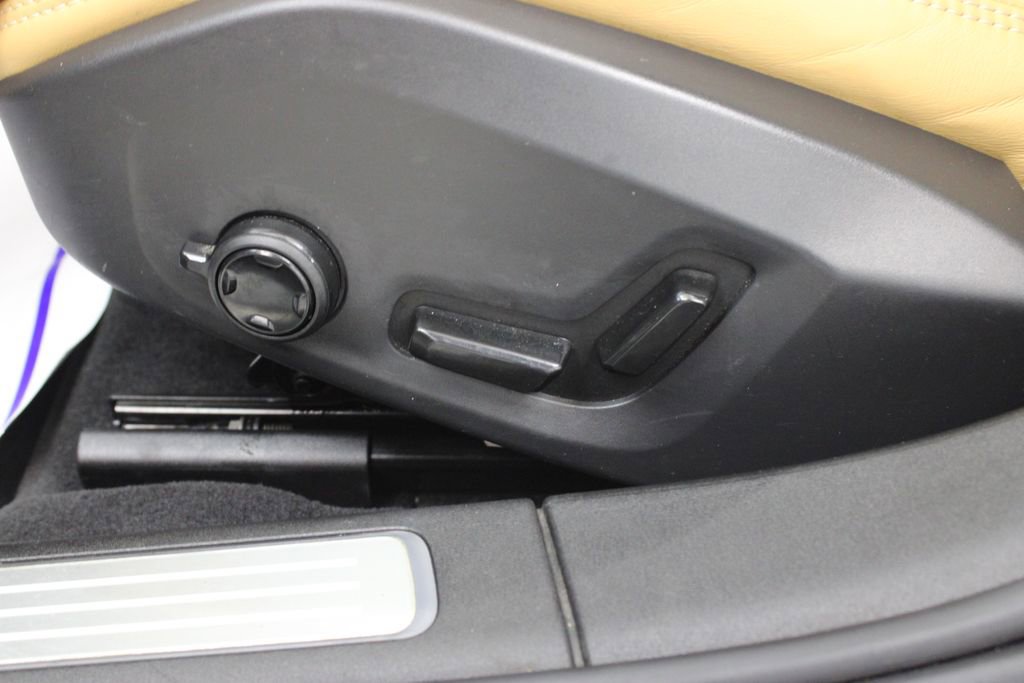 Used 2023 Volvo S90 B6 Ultimate w/ Protection Package Premier image 21