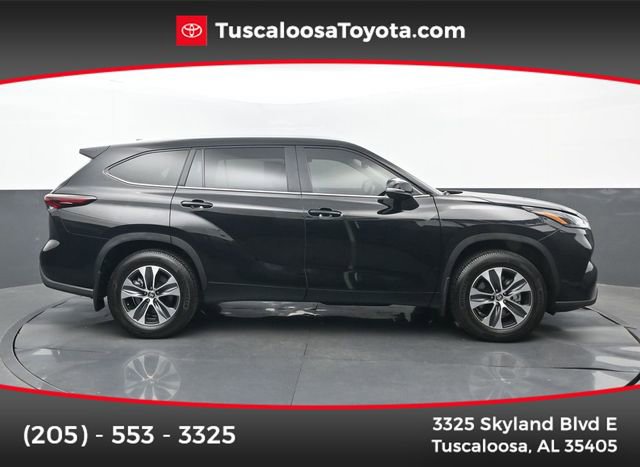 Used 2026 Toyota Highlander XLE AWD/4WD image 1