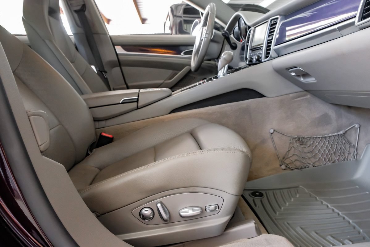 Used 2011 Porsche Panamera 4 AWD/4WD image 32