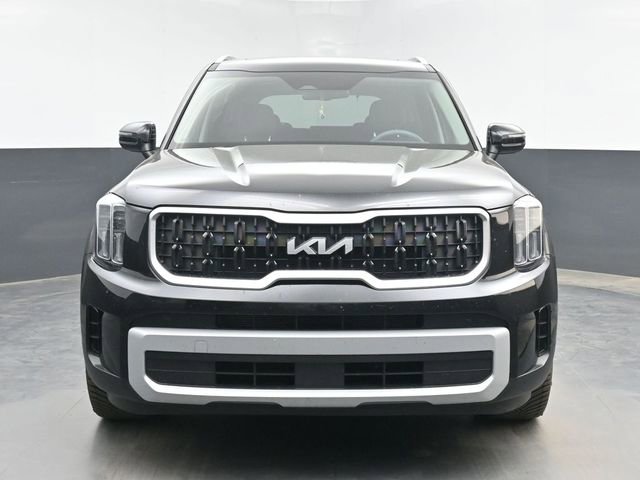 Used 2024 Kia Telluride EX w/ EX Captain's Chair Package AWD/4WD image 3