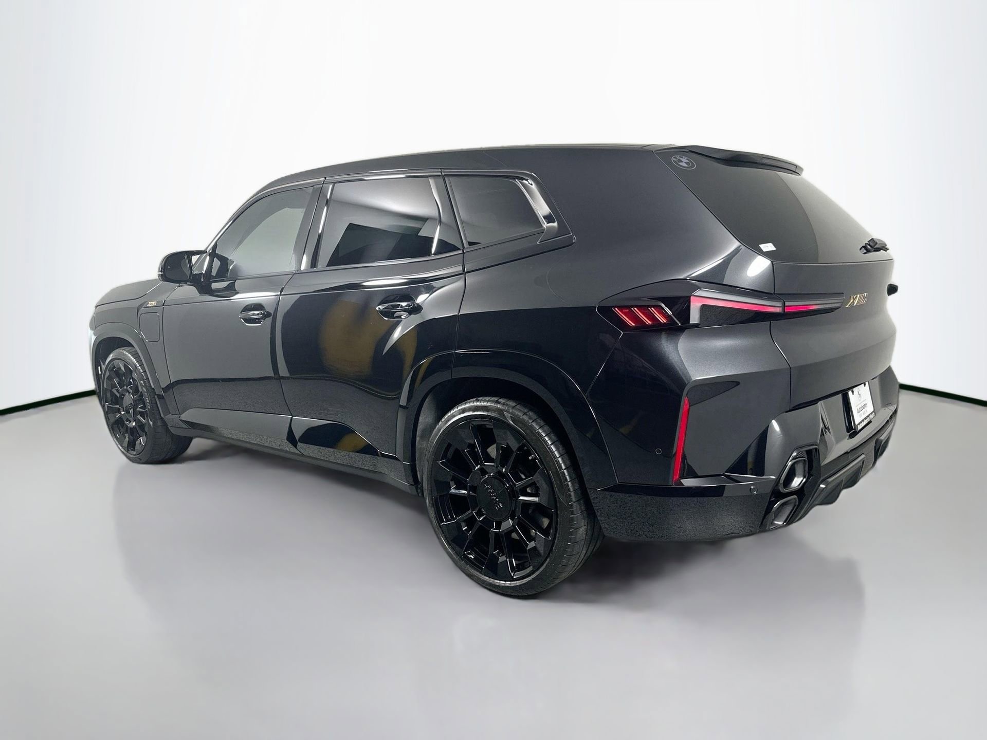 Used 2025 BMW XM image 8