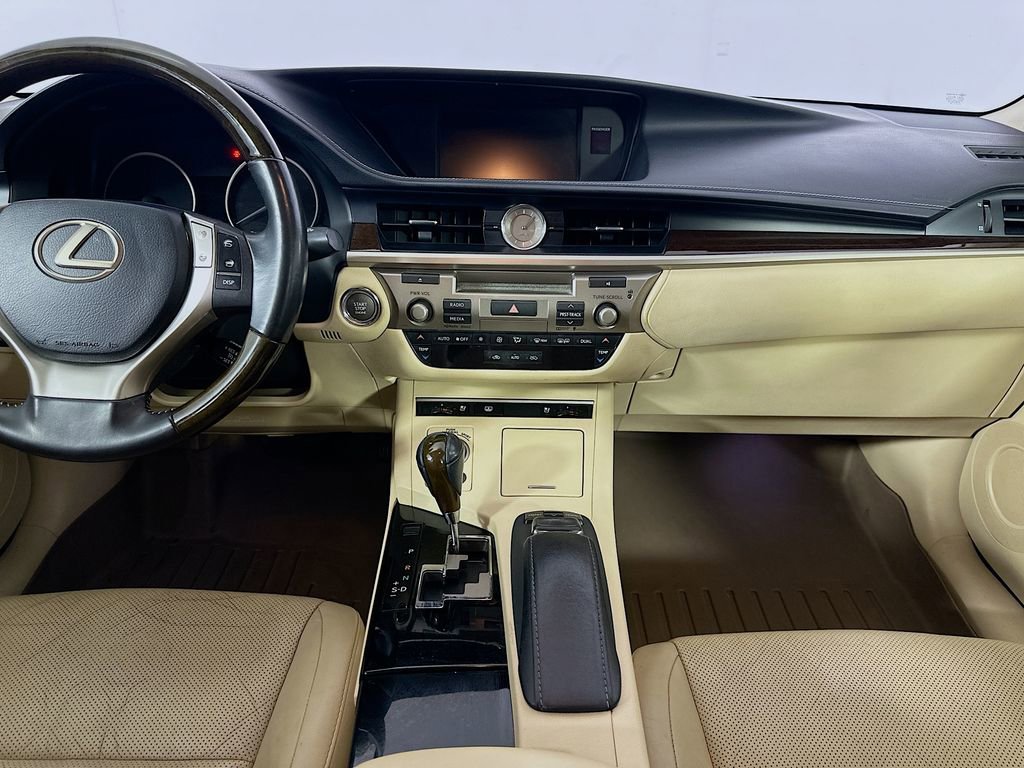 Used 2015 Lexus ES 350 w/ Luxury Package image 18